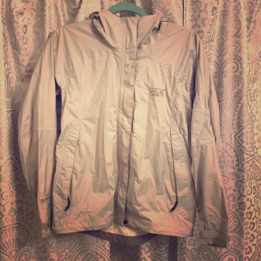 Mountain hardware rain coat